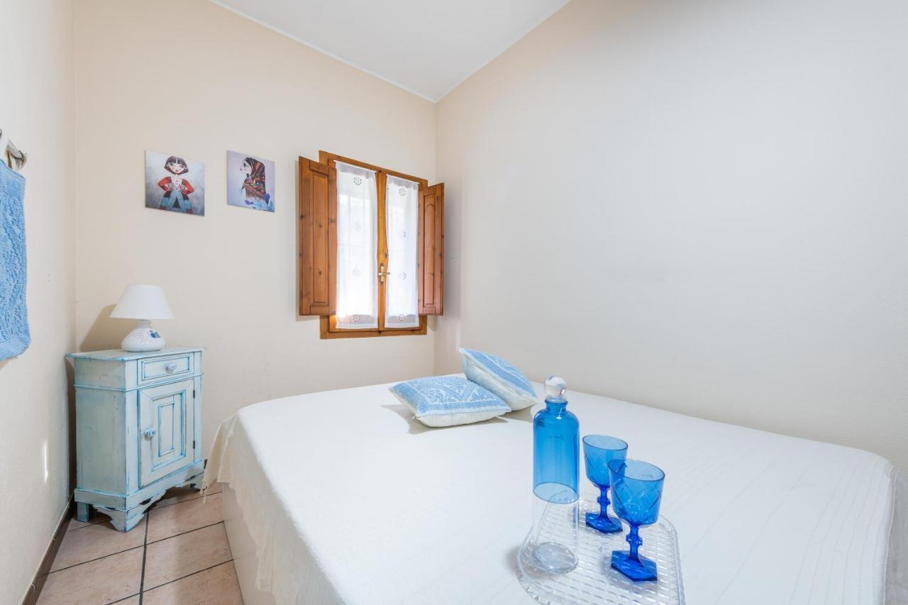 Villa Sureu Solanas  Luaran gambar